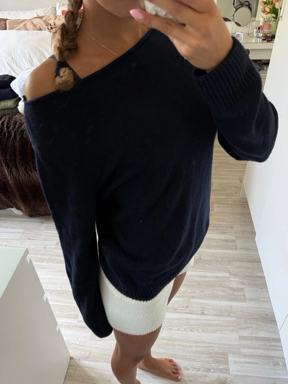 Svart off shoulder stickad tröja - 3