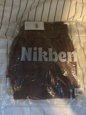 Bruna waffle nikben shorts  - Helt nya bruna waffle nikben shorts helt nytt skick storlek M, riktigt snygga och sköna shorts perfekt i vardagen 