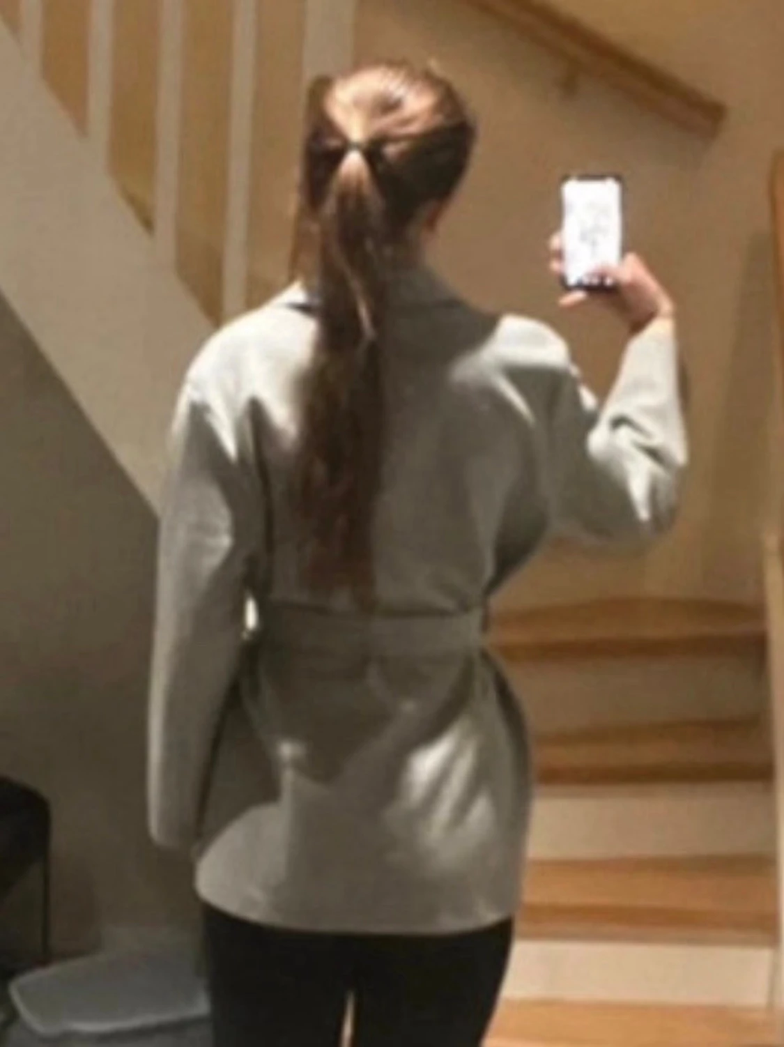 Grå kappa med knytskärp - 1
