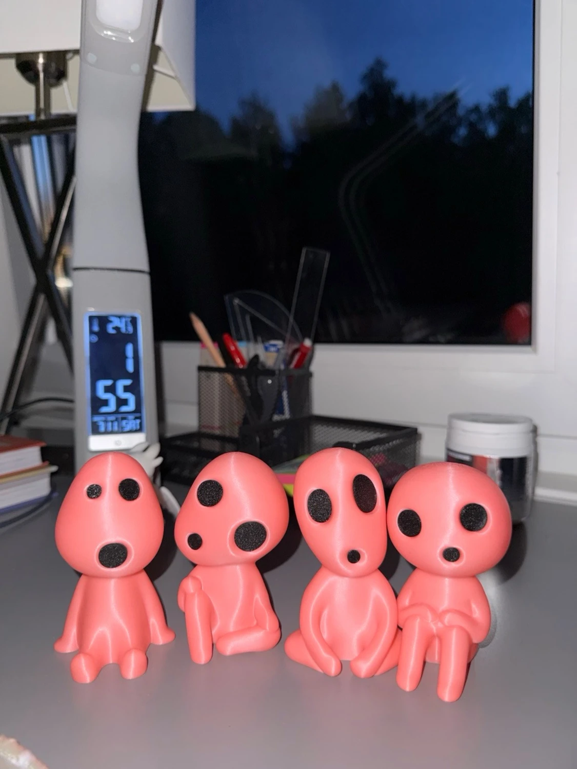 Glödande Kodama-figurer - 2