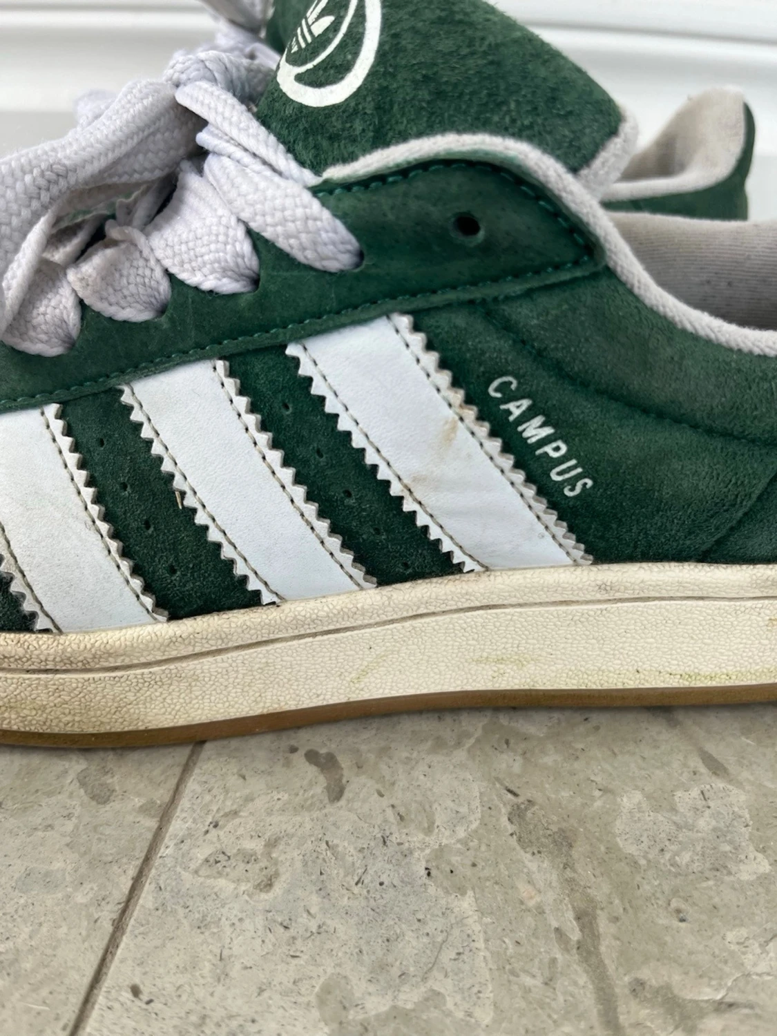 Gröna Adidas campus sneakers med mocka - 2