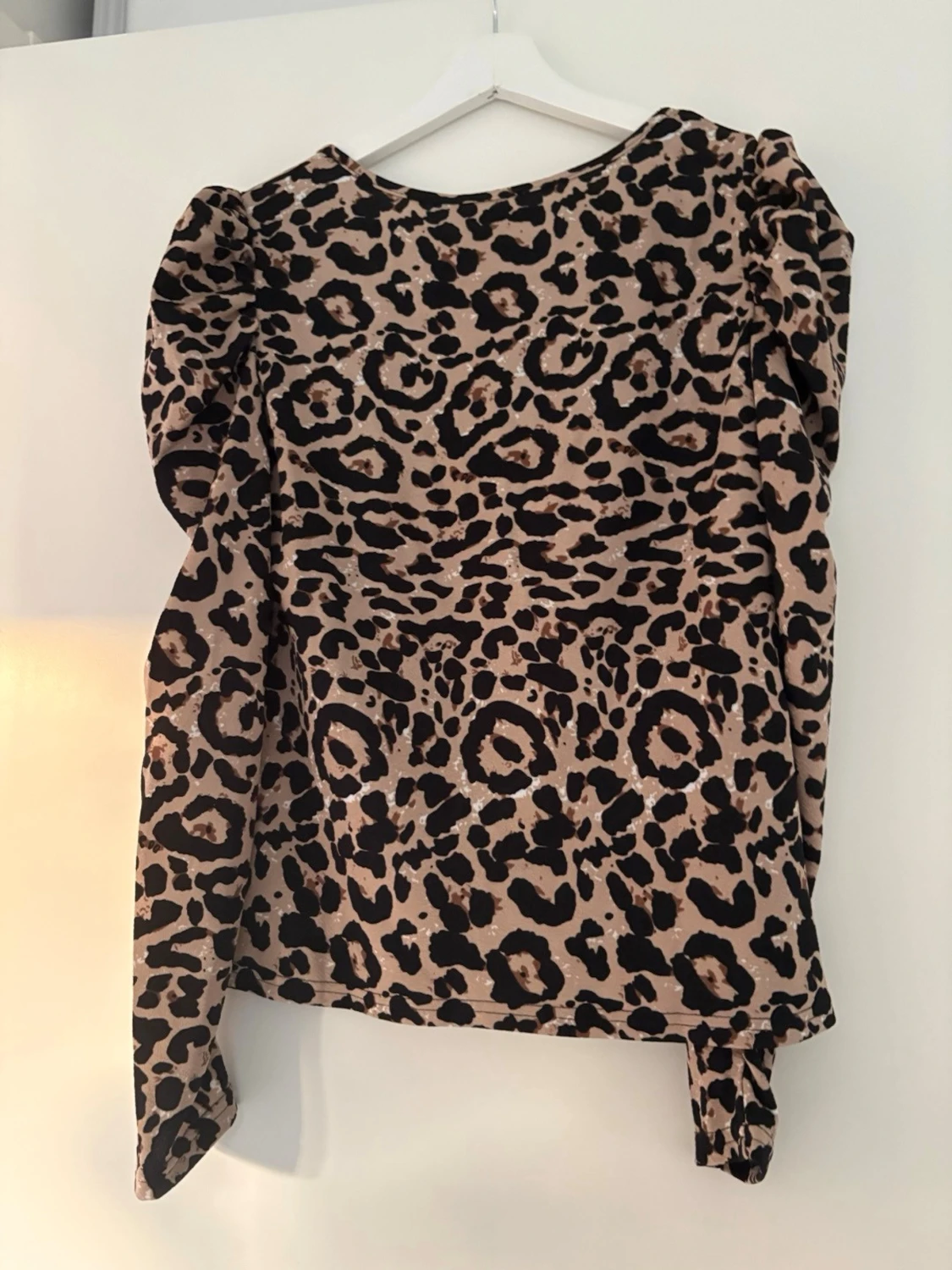 Leopardmönstrad långärmad topp - 1