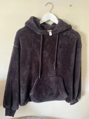 Mjuk hoodie  - Skön och mysig hoodie, använd en gång