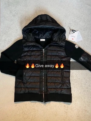 Helt ny cardigan  - 🔥⚡️För att vara med och delta behöver ni göra dessa steg 1 följa oss på olik 2 lika denna annons  ……3 lika fler annonser i min profil för mer chans🥳🥳och vinnaren dras 10 augusti 🥳🎉🪩🎊🎊