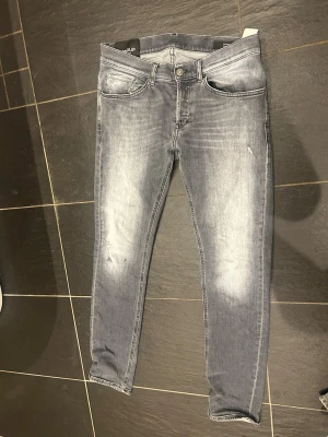 Dondup jeans George  - Dondup jeans George i storlek 31 mycket bra skick!