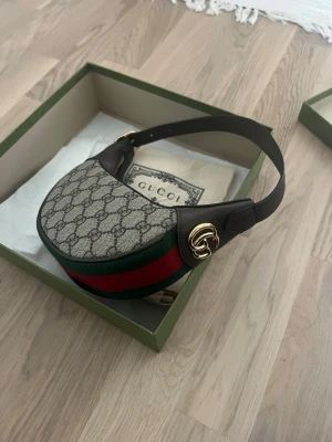 Gucci ophidia small shoulder bag - Aldrig använd. Kvitto finns. Nypris: 10 200kr