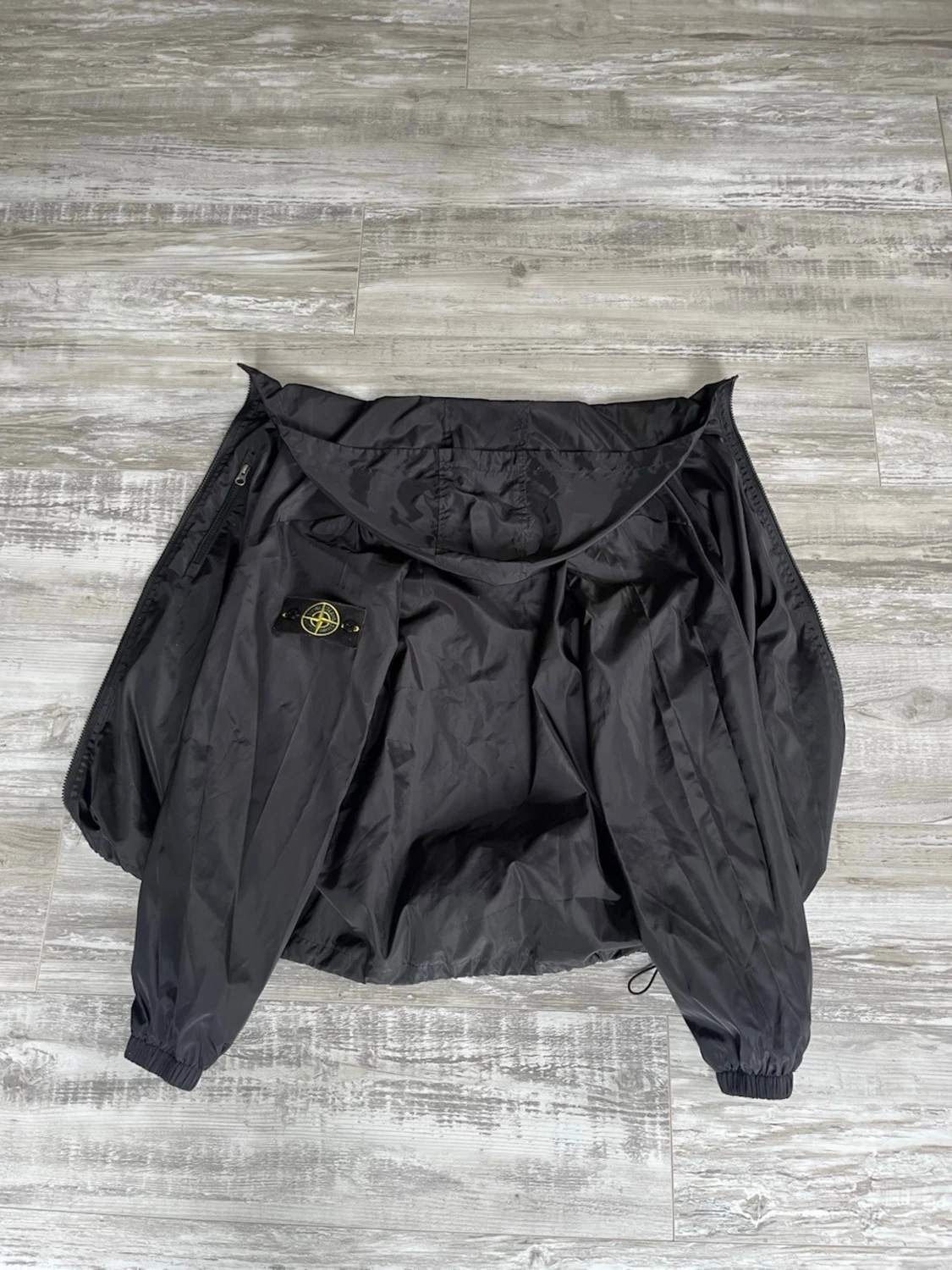Svart Stone Island vindjacka med huva - 2