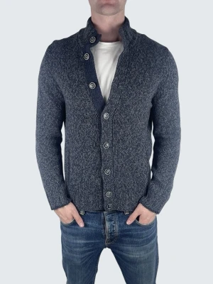 Gran Sasso Stickad Cardigan  - Skick: 8,5/10. | Ingår: endast koftan. | Nypris: +- 6000 SEK. | Modellen är 183 cm och väger 70 kg. Givetvis äkta! Hör av er vid frågor.