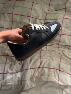 Gats liknande - Skor - Gats liknande - Storlek: 42 - Fint skick - Box finns men kostar extra - Nypris: 1699kr - Mitt pris: 799kr - Hör av dig vid funderingar 💫