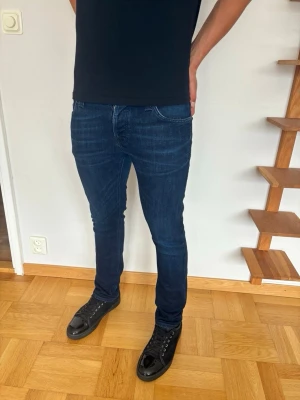 Nudie grim Tim jeans  - Nudie grim Tim jeans| storlek:33/34| pris:449kr| skick:9,8/10| hör av dig vid minsta lilla fundering eller fråga| 