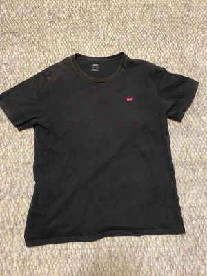 Levis t-shirt  -  Märken är Levis