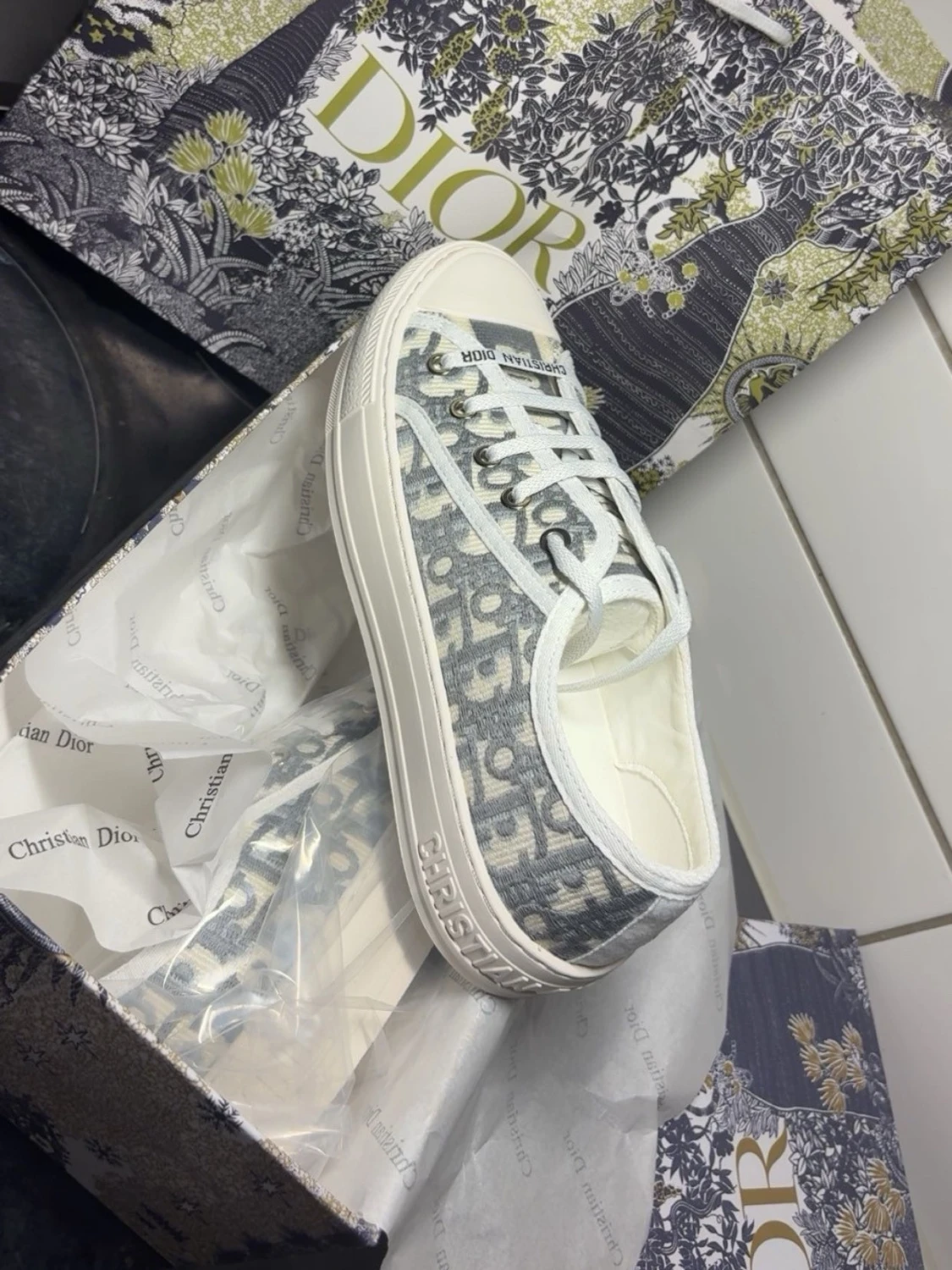 Dior gråvita låga sneakers