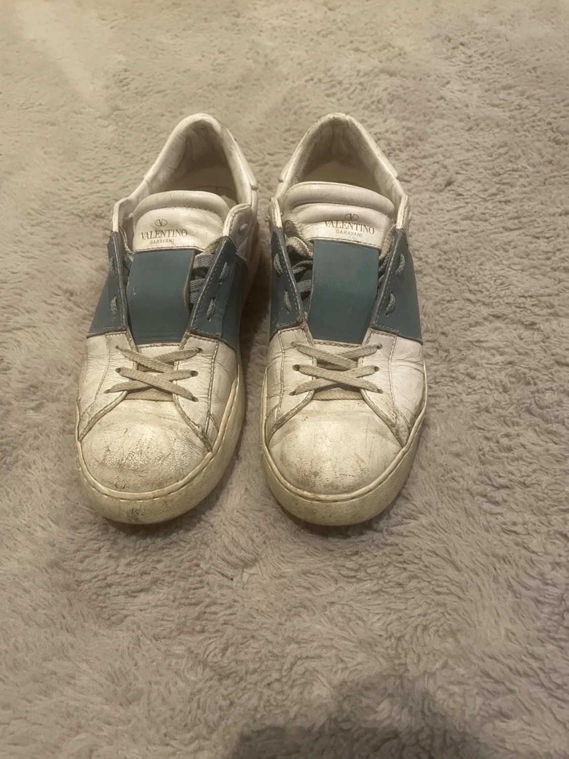 Vita och blå sneakers från Valentino - 3