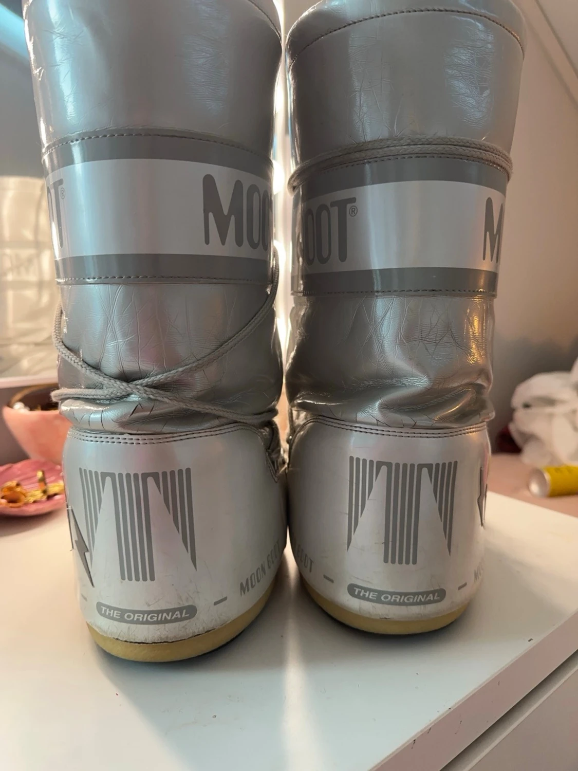Jättesnygga silvrig Moonboots med reflexer - 3