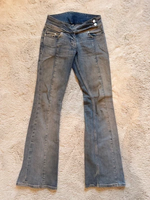 Bootcut Jeans - Super snygga från weekday