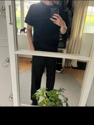 Zara T-Shirt - T-Shirt från Zara i bra skick. Nypris 500kr