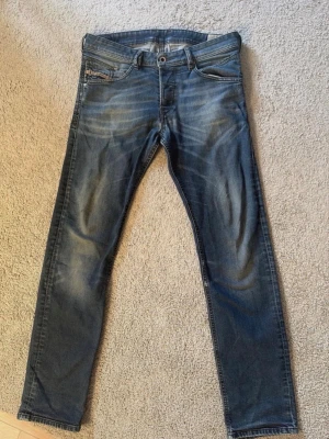 Diesel jeans  - Säljer dem här feta diesel belther jeans i storlek 32/32 Tveka inte att skriva vid minsta fundering!!