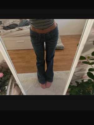 Low waist jeans - Super snygga low waist jeans skriv för frågor