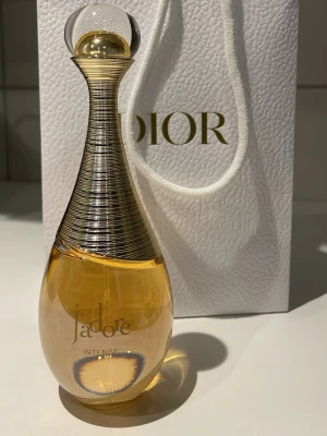 Dior J'adore Intense parfym  - 100ml, endast testad 1,2 spray 