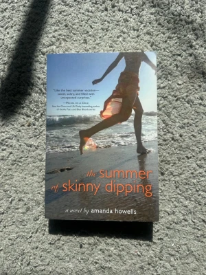 The Summer of Skinny Dipping - Bok på engelska✨