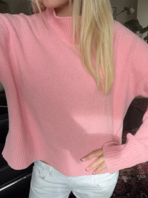 Korall stickad  - Rosa stickad som är sååååå snygg!!💙💙