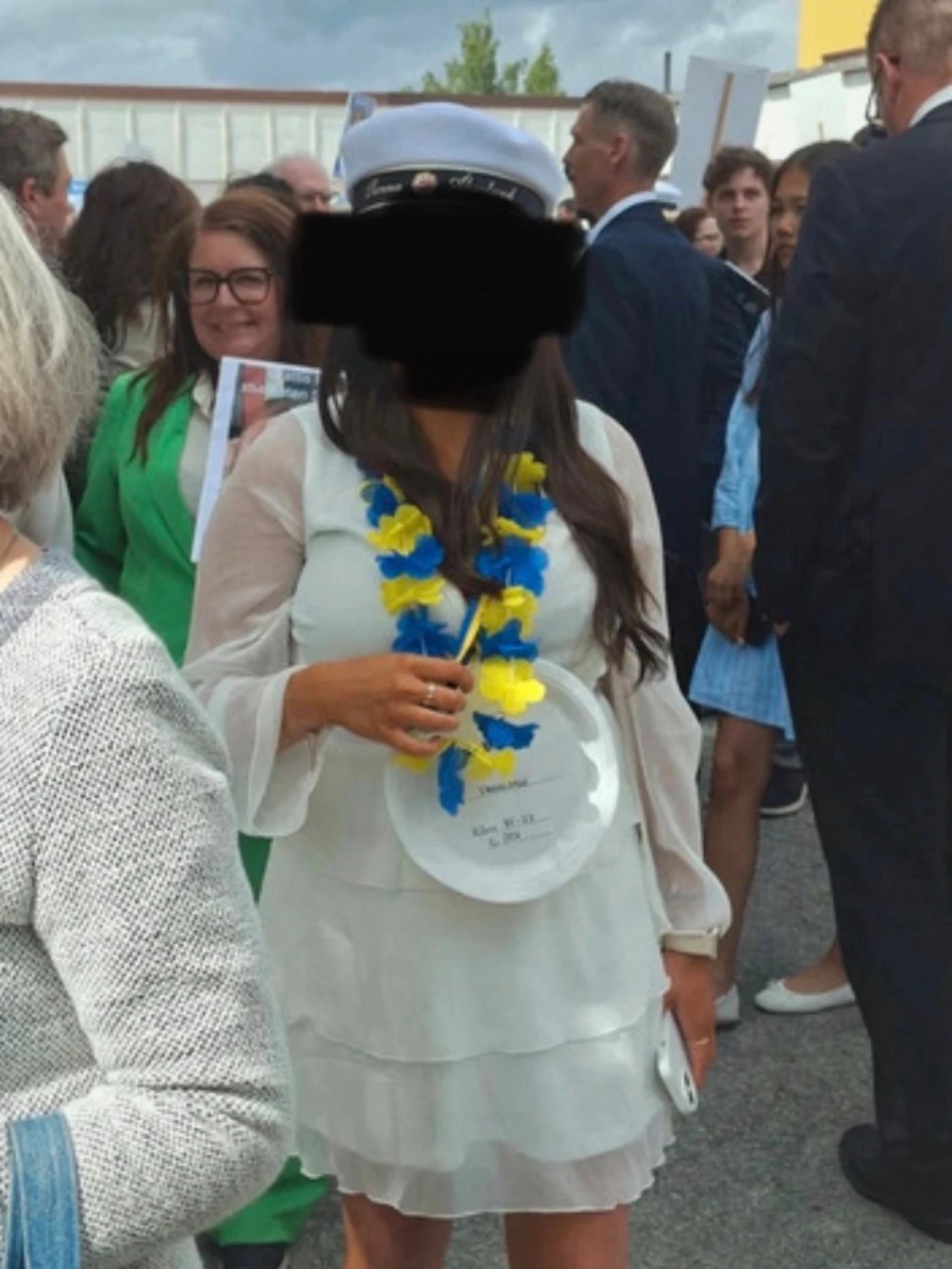Vit kort studentklänning med volang - 2