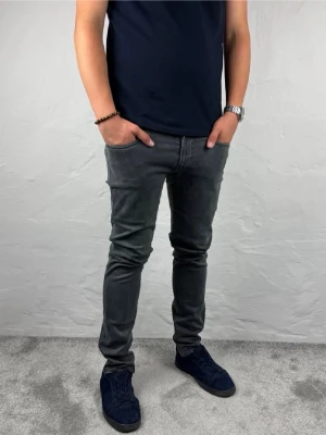 Replay jeans  - Ett par riktigt snygga jeans från Replay i storlek W31 L32 i modellen anbbas 
