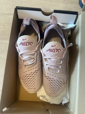 Nike Air270  - Storlek 39, mycket bra skick, 600kr