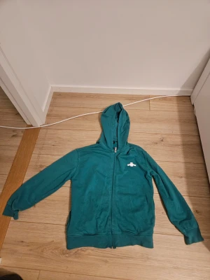 Replay tröja - Säljer en Replay tröja i mycket bra skick nypris ligger på ca 800 säljer endast för 249kr.