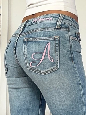 Lågmidjade jeans - Mina favvo jeans💗 midjemått 75cm (36cm rakt över)💕 innerbenslängd 83cm💗 jag är 165