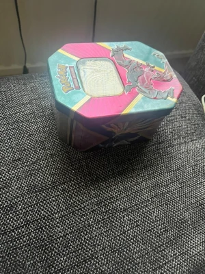 Pokémon kort - Pokemonkort med blandade årtal säljs för 800kr