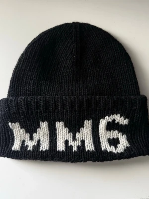 Maison Margiela Mössa - använd fåtal gånger , pris går att diskutera
