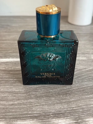 Versace Eros Eau de Toilette 50ml - Versace Eros Eau de Toilette 50ml 95% kvar.