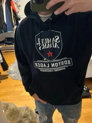 Öl hoodie - Skön Samuel adams hoodie i fint skick