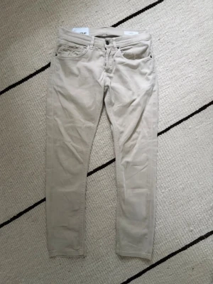 Dondup George  - Storlek: w29 | Skick: mycket bra/ inga defekter | Pris: 499kr | Hör av er vid frågor eller mer bilder! 