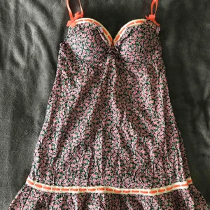 Babydoll nattlinne/klänning från VS Pink✨ - Babydoll nattlinne från Victorias secret PINK som jag själv använt som klänning. I använt skick men inget att anmärka på. 