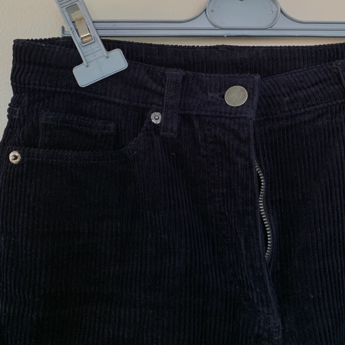 Mörkt marinblå anchesterbyxa - 90