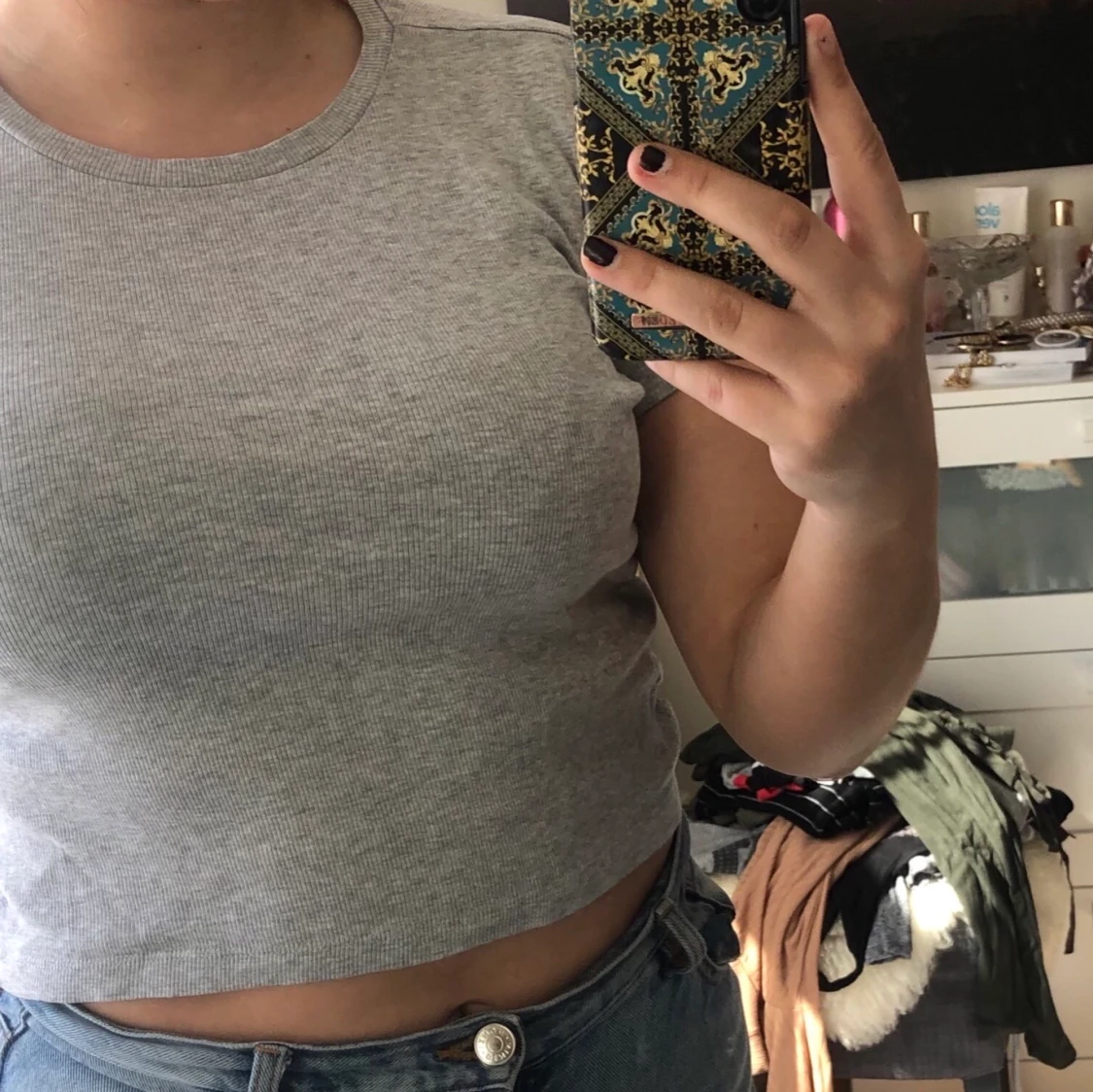 Söt t-shirt lite croppad  - 90