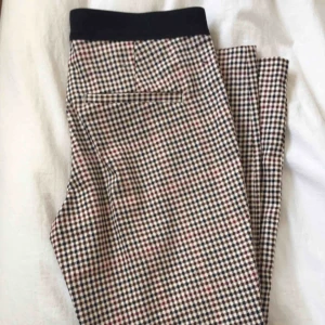  - HM tunna byxor, fejk fickor 