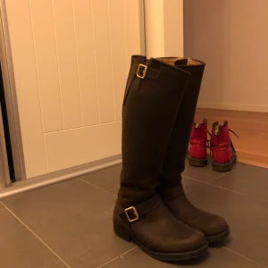 Johnny Bulls stövlar - Johnny Bulls stövlar. Väl skötta. Mörk bruna