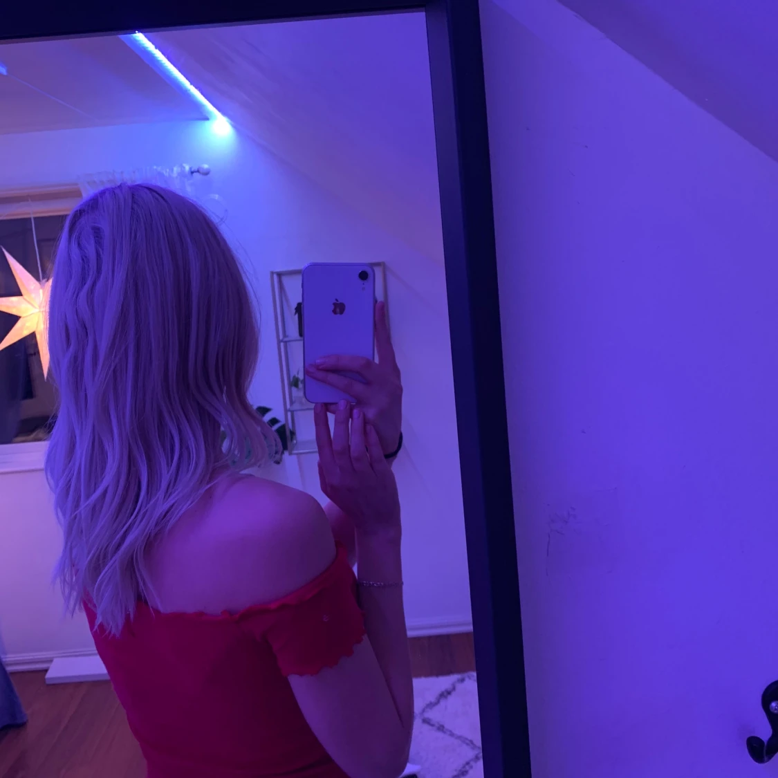 Röd off-shoulder topp - 90