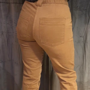 beiga cargobyxor - Beiga cargobyxor