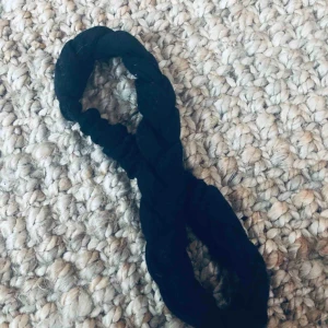  - Flätat hårband, oanvänt helt nytt! 