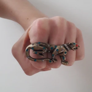  - Unik dubbelvintagering i form av en panter/geopard! Skysterbar! Frakt: 9kr