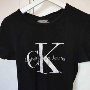 Calvin Klein T-shirt  Storlek s Köparen står för frakten☺️📦