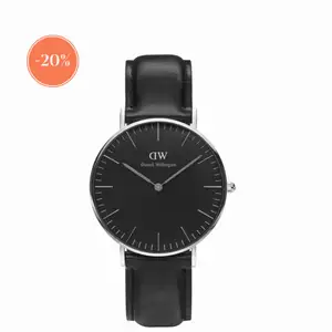 Säljer min Daniel Wellington klocka i svart ur läderband. Uret är i mellan storleken, den är i använder men fint skick! Pris går att diskutera vid snabbt köp!