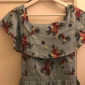  - Långklänning från Asos. Använd endast en gång. 