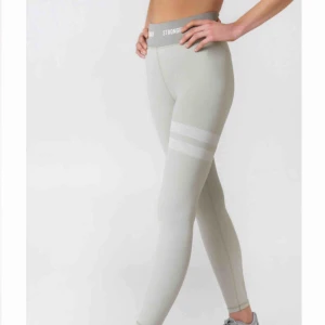  - Superfint skick!  Storlek S (nypris 700) 