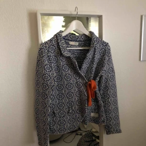  - Odd Molly kofta. Storlek 2 (medium) fint skick. Köparen står för ev frakt.