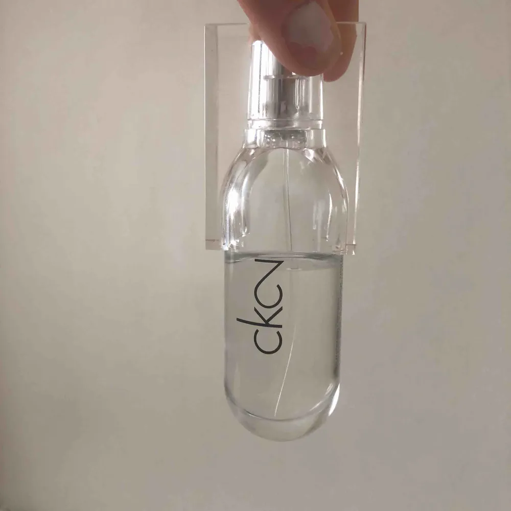 Calvin Klein parfym. Ck2 , 60% kvar. Accessoarer.